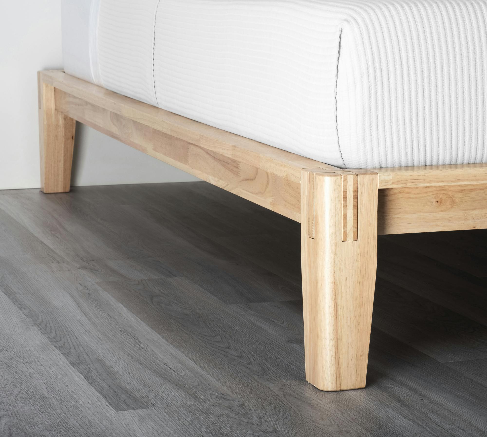 The Bed (Natural / None) - Foot Detail 