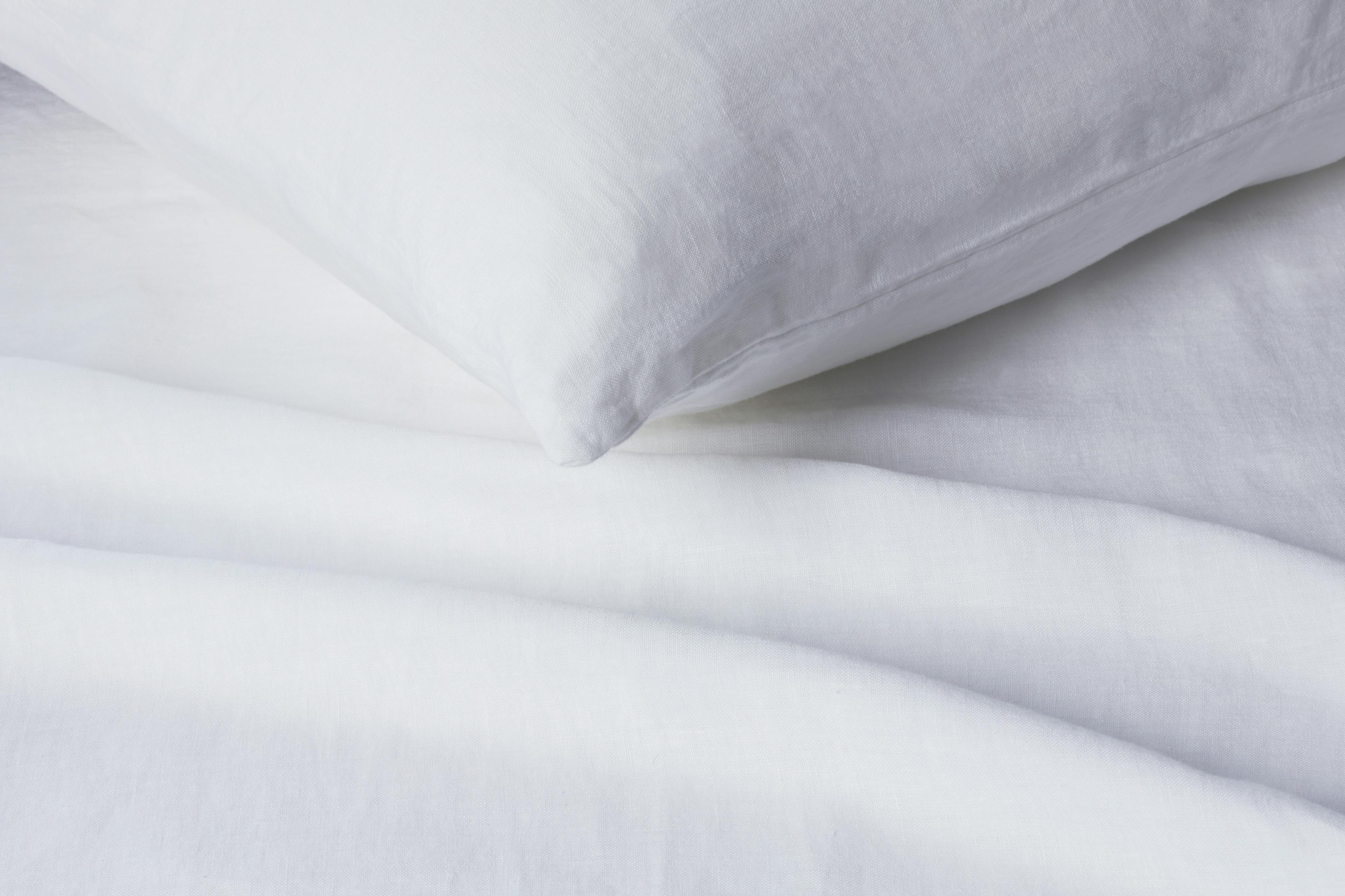 PDP Image: Linen Sheet Set (White) - 3:2 - Corner Pillow & Sheet Zoom
