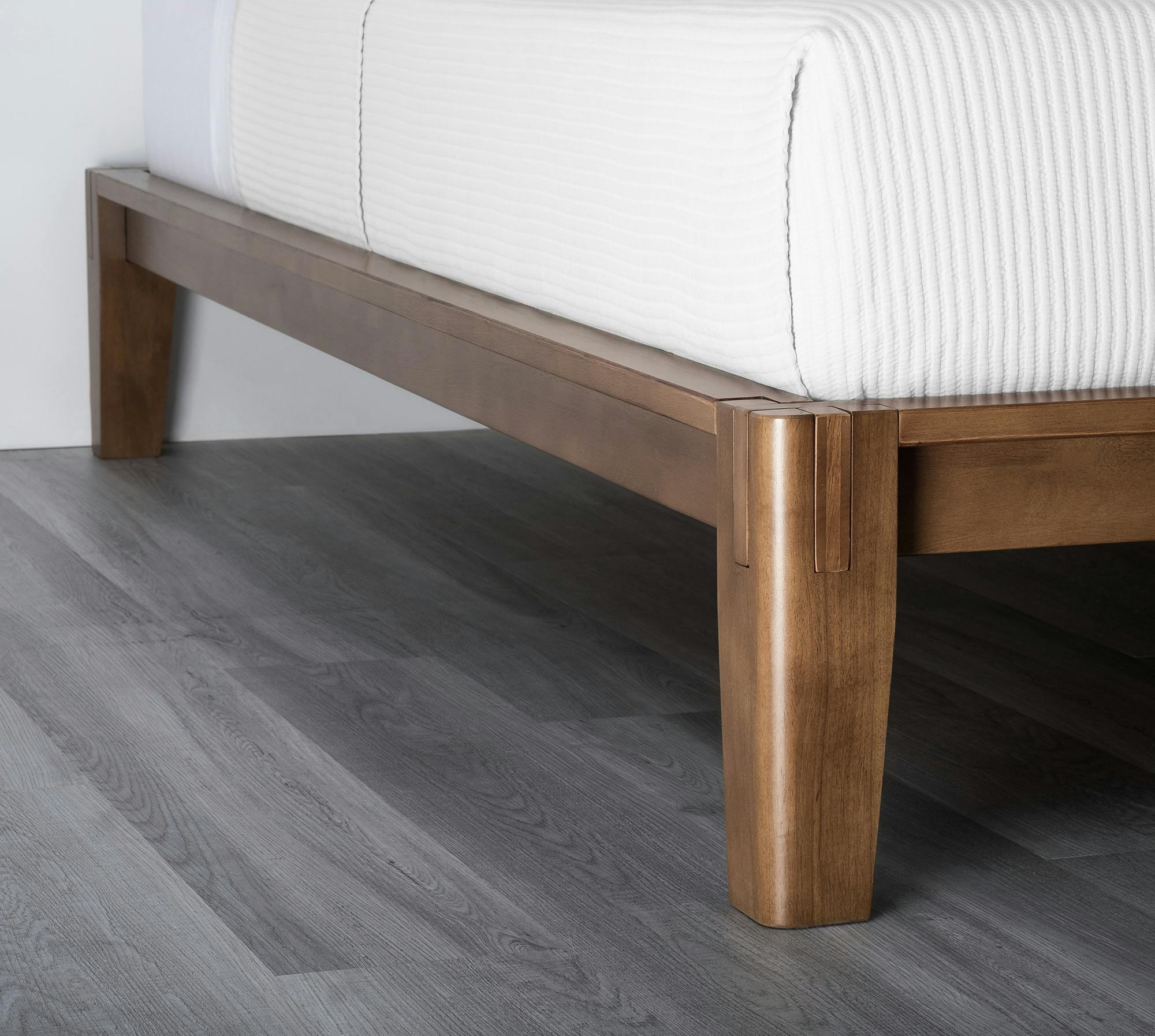 The Bed (Walnut / None) - Joint