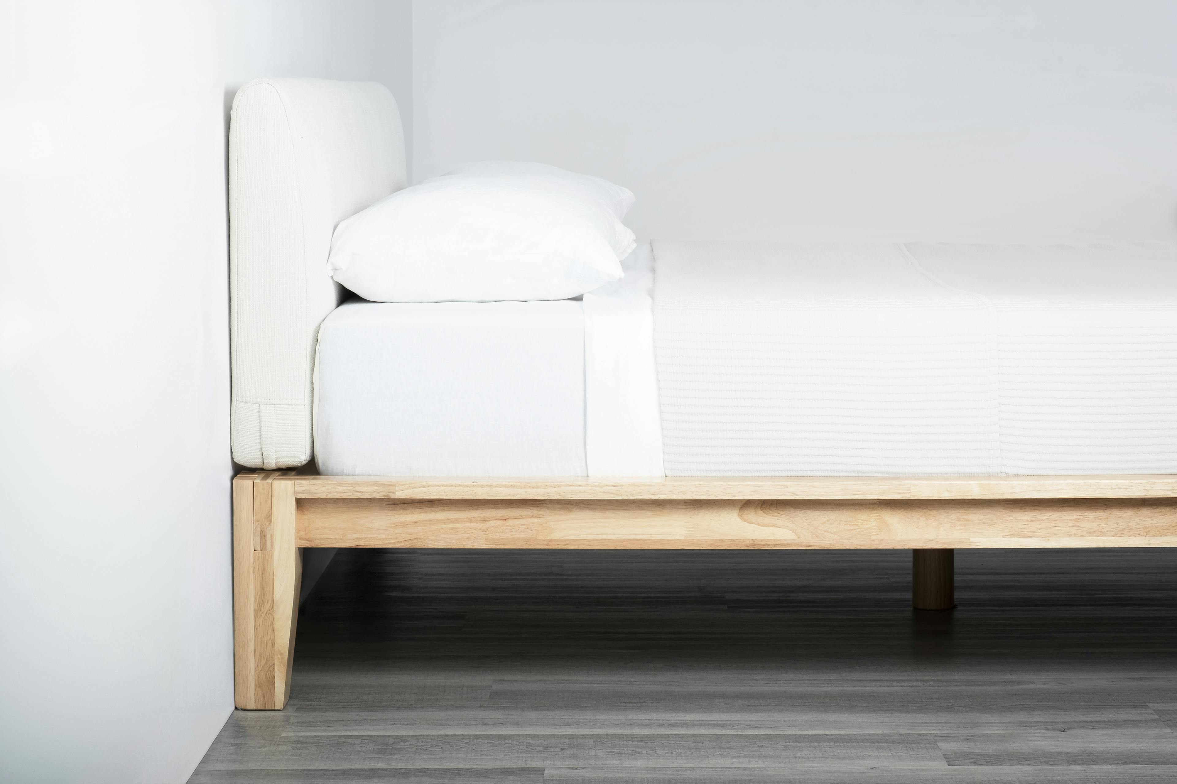 The Bed (Natural / Light Linen) - Side - 3:2