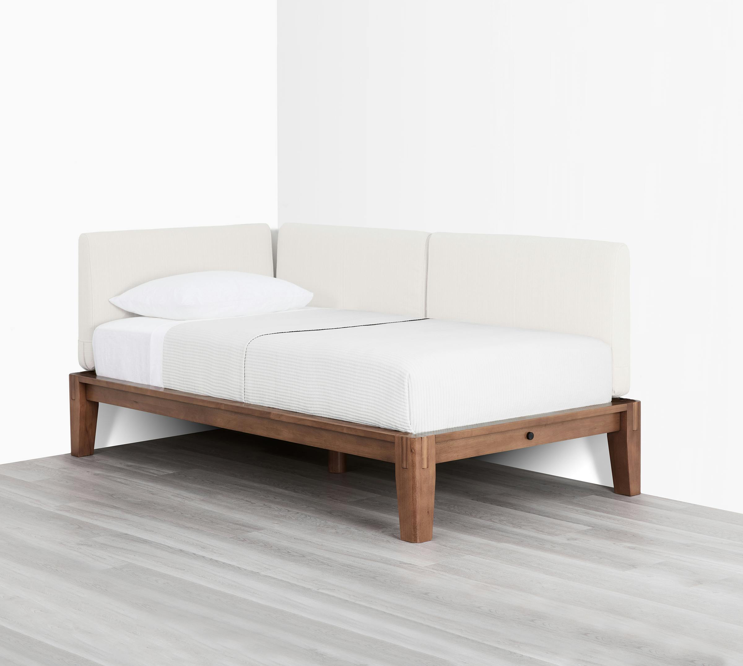 The Bed (Daybed / Walnut / Light Linen) - Diagonal