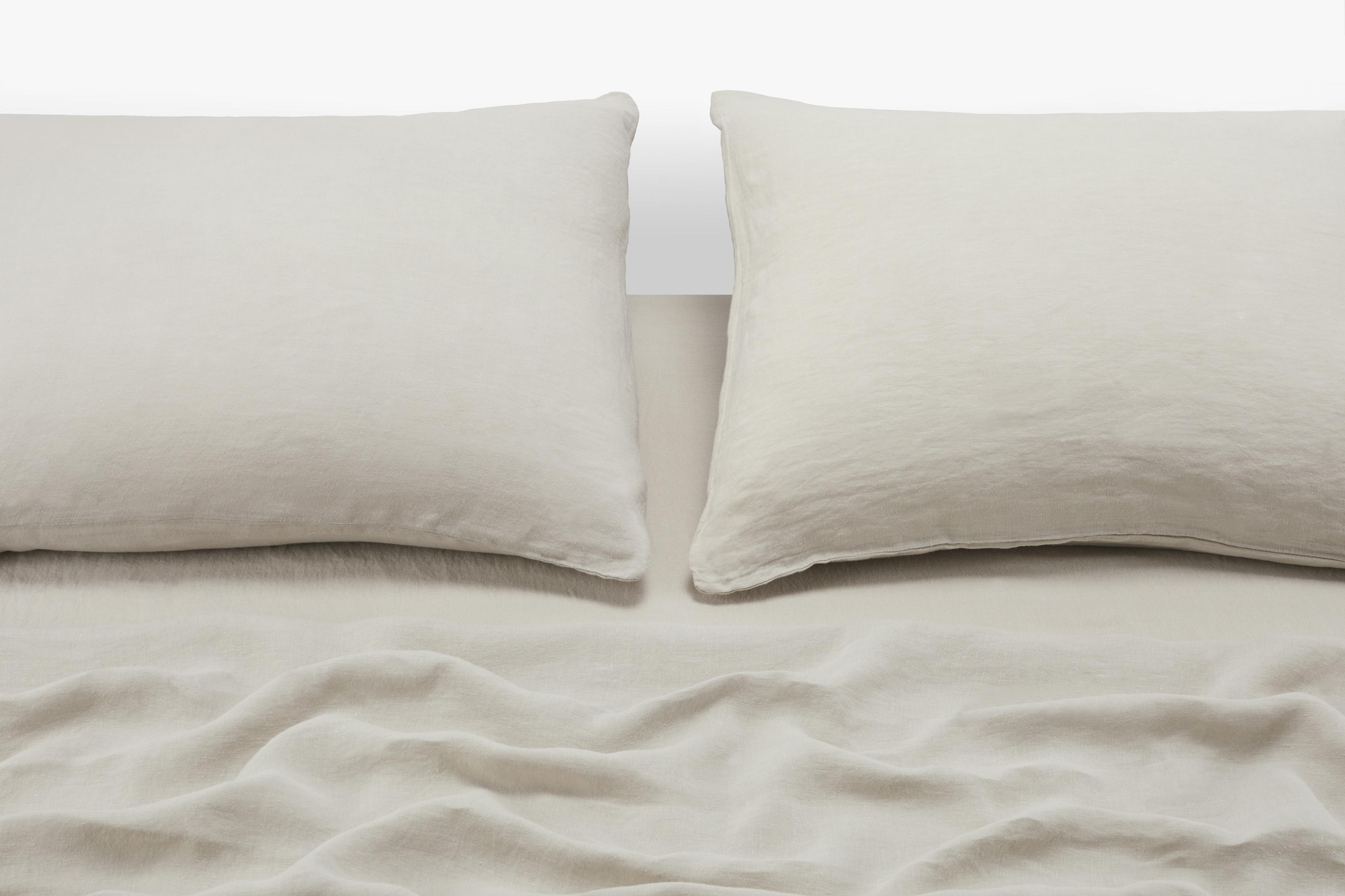 PDP Image: Linen Sheet Set (Dune) - 3:2 - Pillow & Sheet Zoom