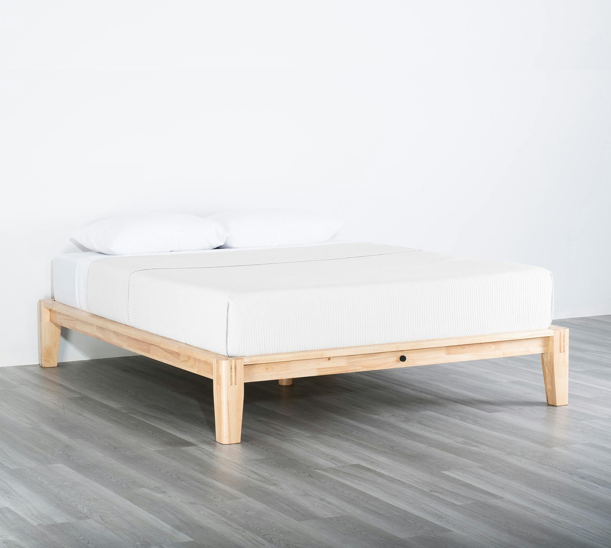 The Bed (Natural / None) - Angled