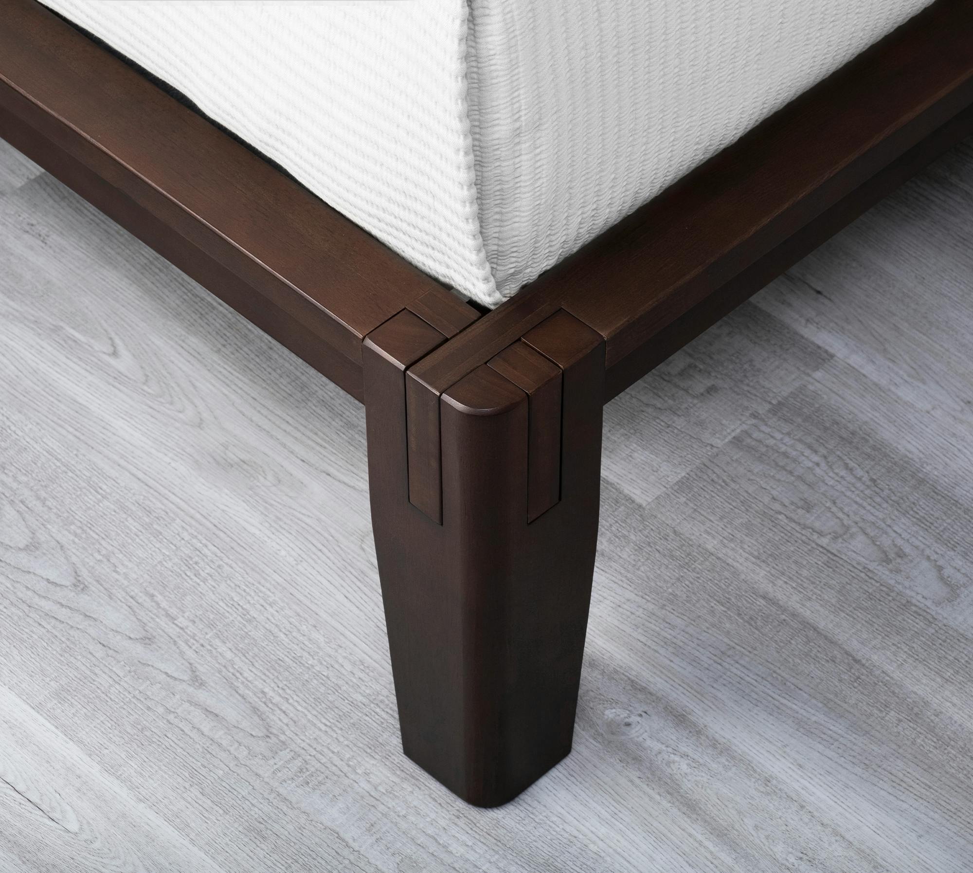 The Bed (Espresso / Fog Grey) Joint Detail 
