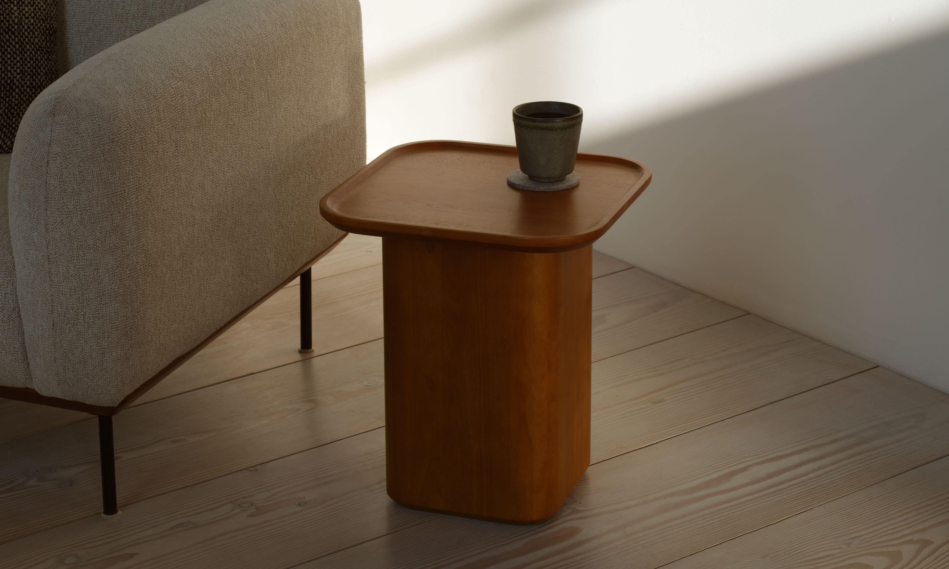 Pedestal Side Table PDP (Solid Subtlety) - Desktop