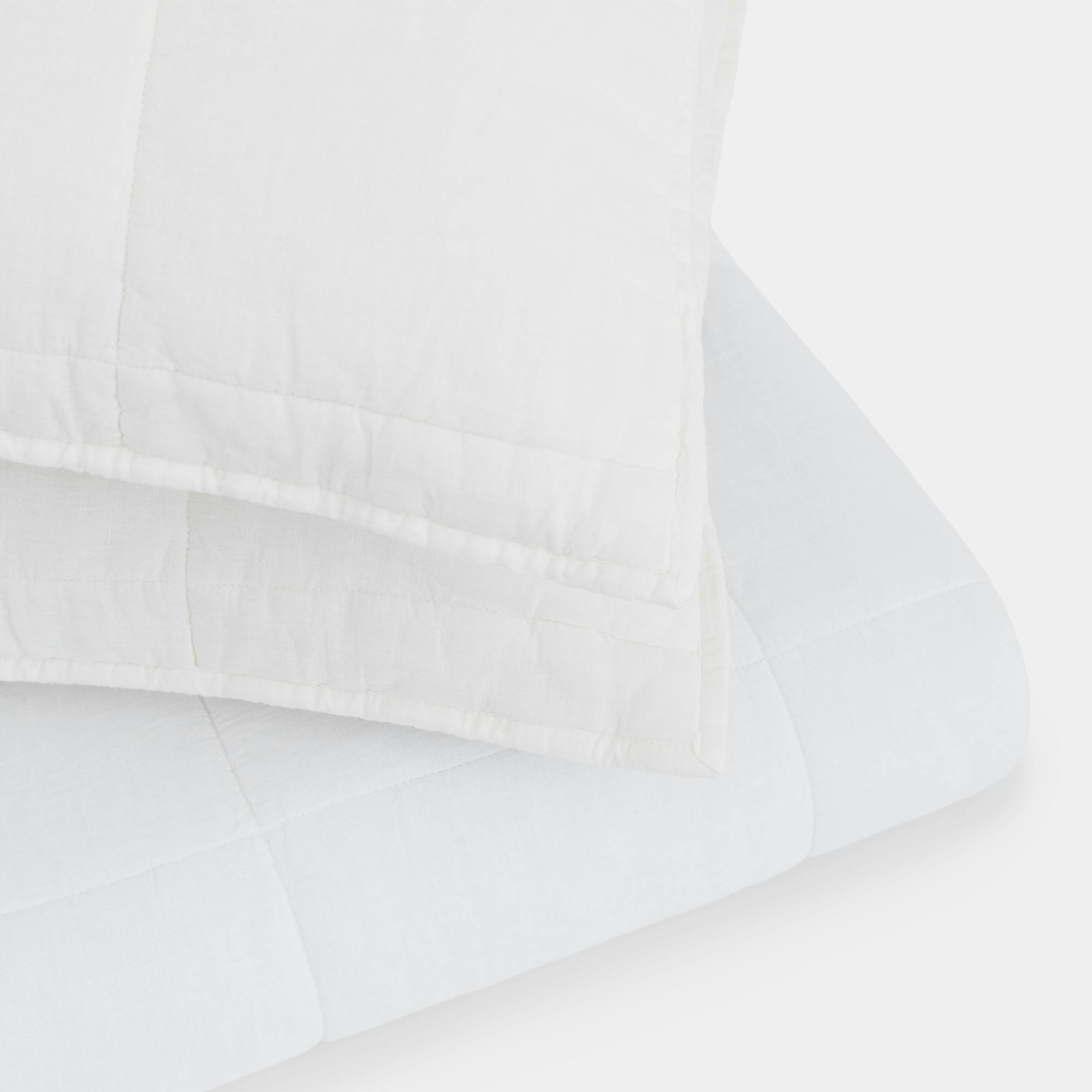 Linen Box Quilt Set (White) - Close up