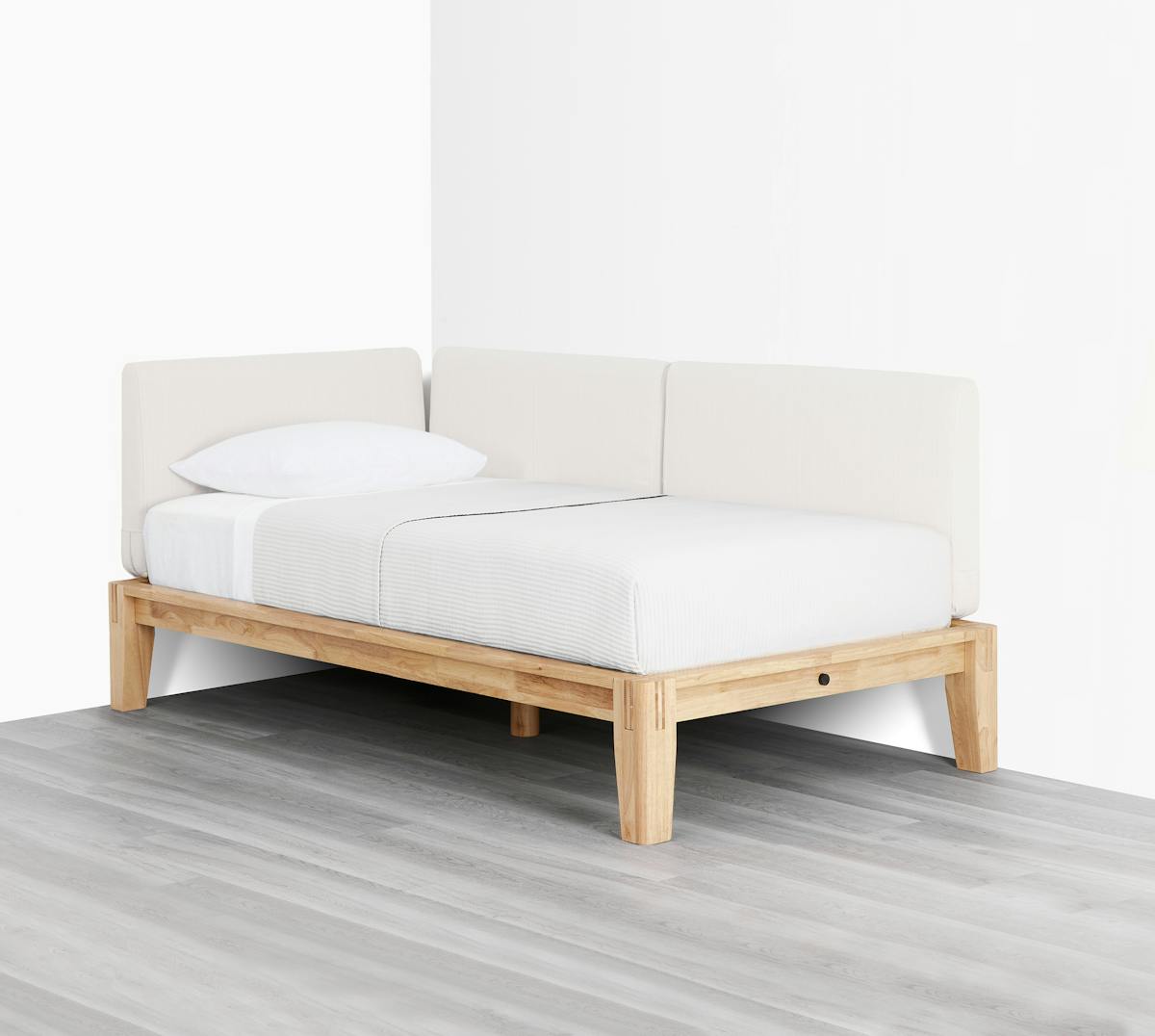The Bed (Daybed / Natural / Light Linen) - Diagonal