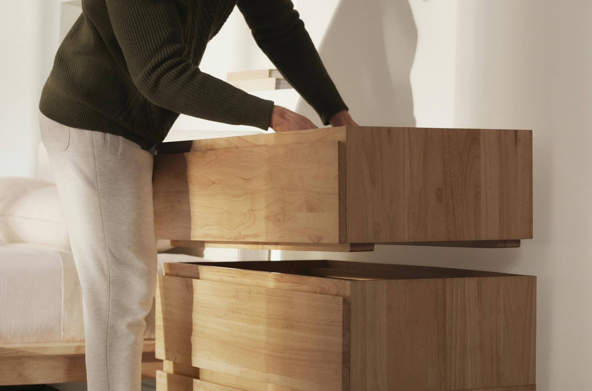 The Dresser (Solidly Streamlined) 